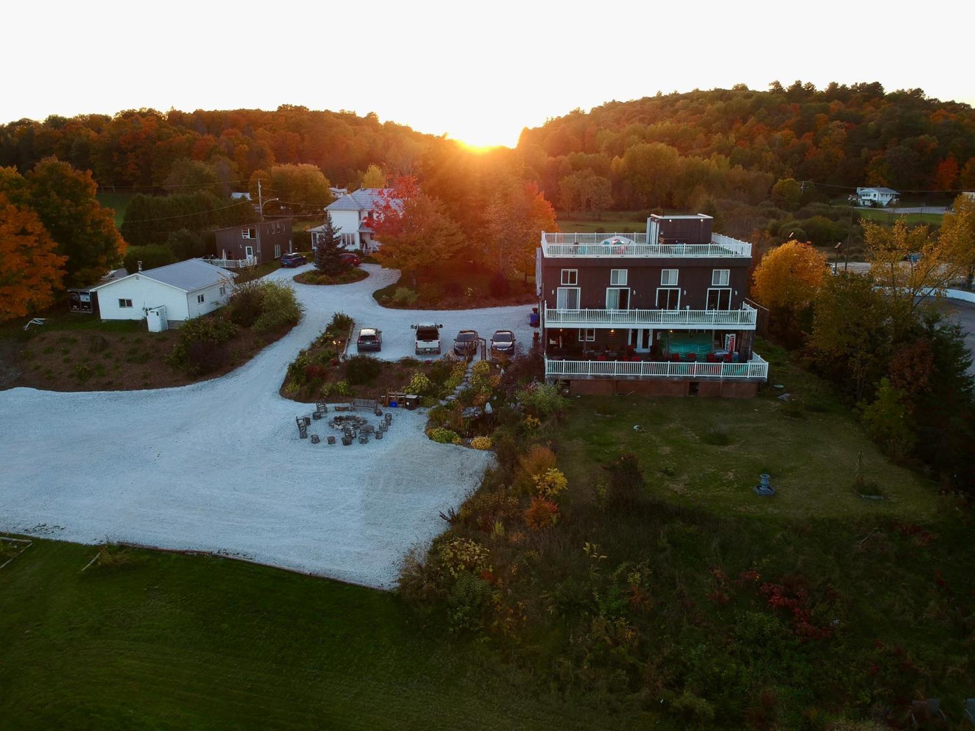 Resort Lac Ste-Marie Lac Sainte-Marie Exterior photo